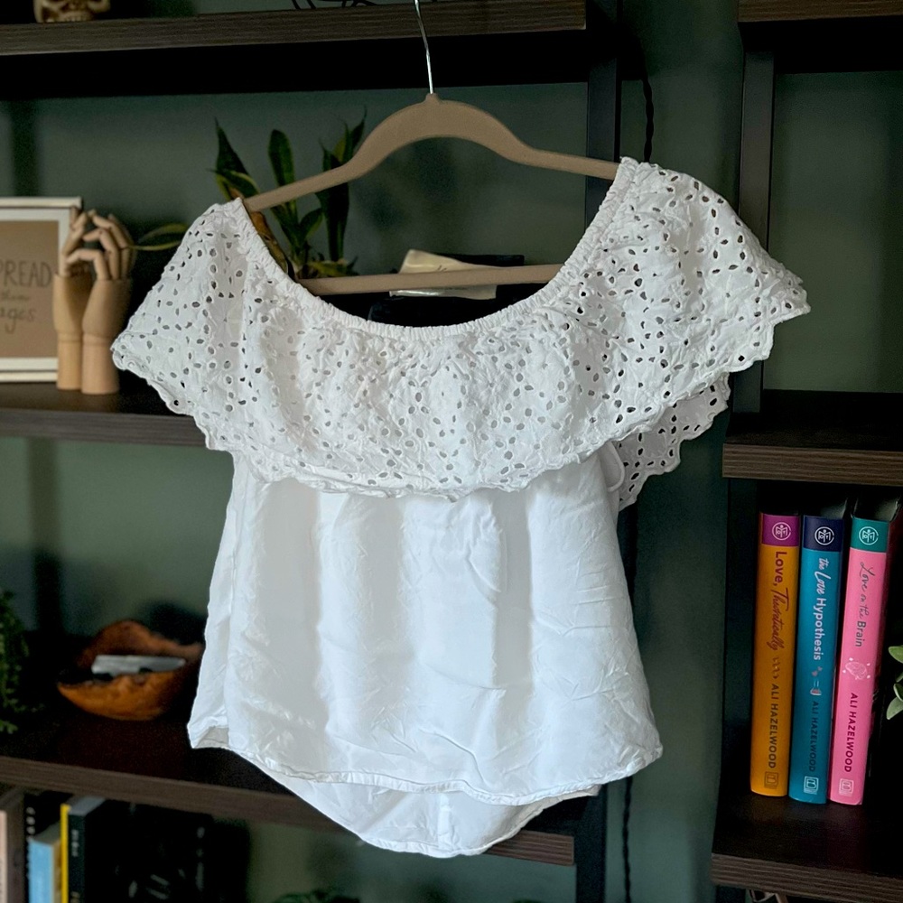 Style Envy - White - Cropped Off-the-Shoulder Shirt with Eyelet Detail - XL